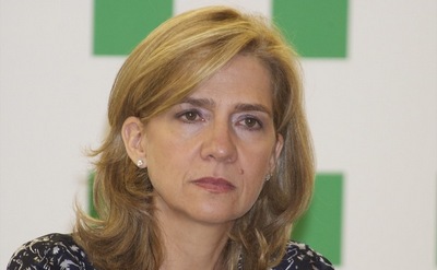          €3 