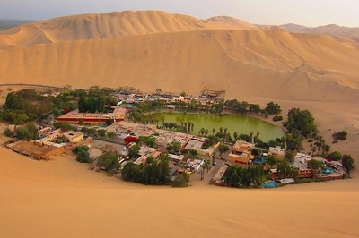    (Huacachina)  